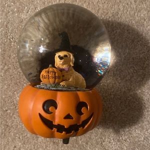 Retriever Halloween snow globe